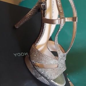 NIB Pelle Moda Shoes sz 7